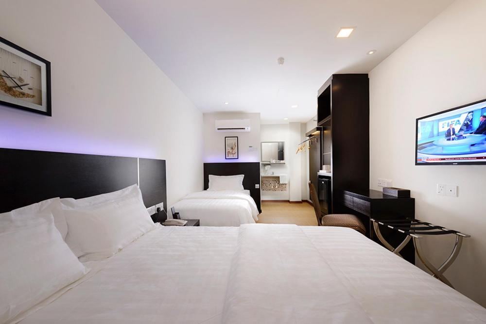 Ernes Hotel Bayu Mutiara Bukit Mertajam Extérieur photo